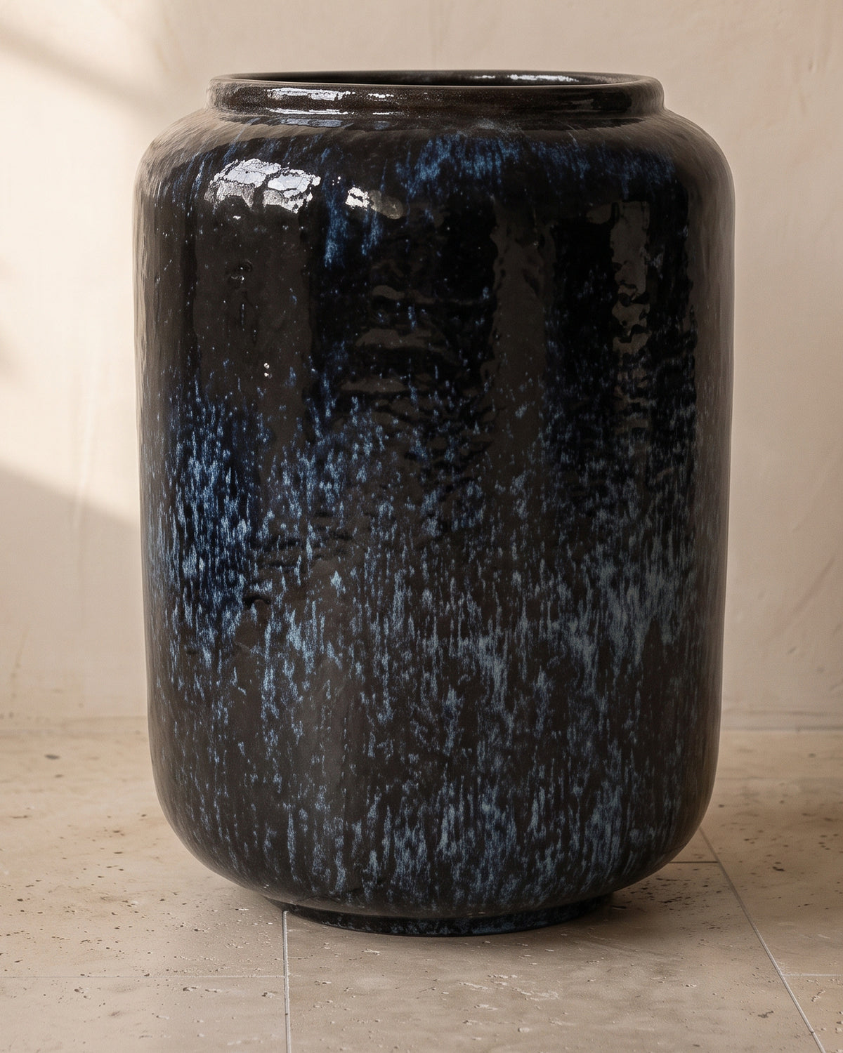 Deep Ocean Cylindrical Pot, close-up of the full pot