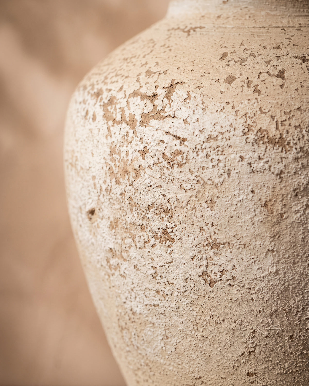 Atlantic Rock Vase, close-up of the surface texture