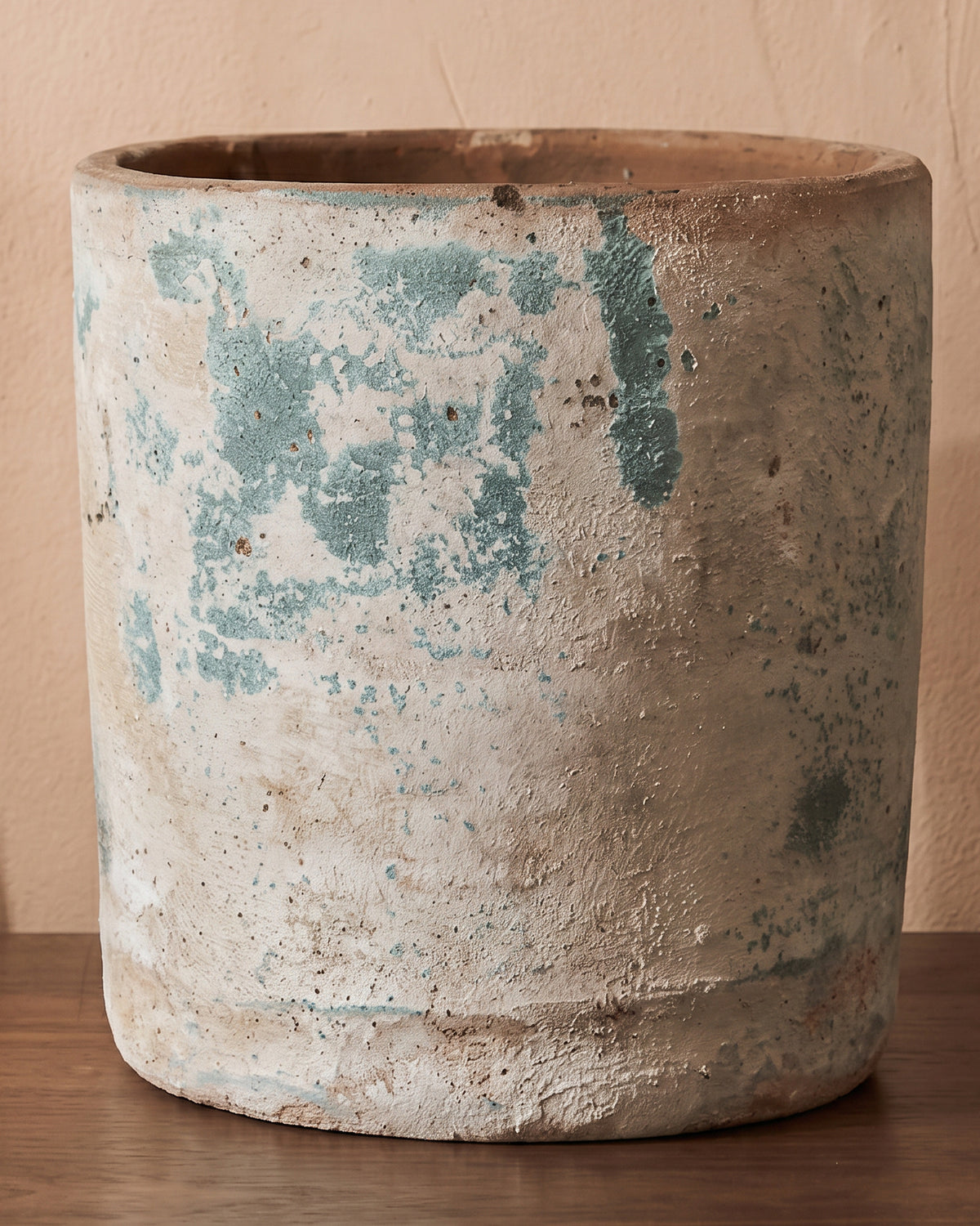 Handcrafted Round Pot, close-up of the full pot