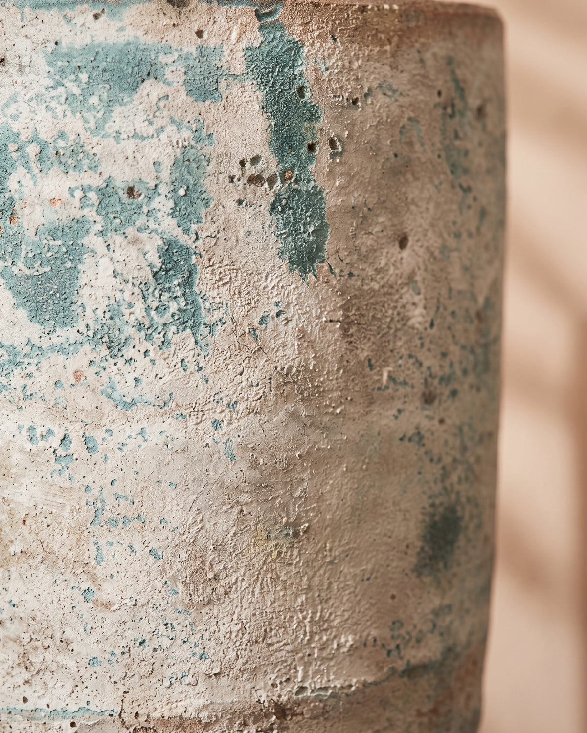 Handcrafted Round Pot, close-up of the surface texture