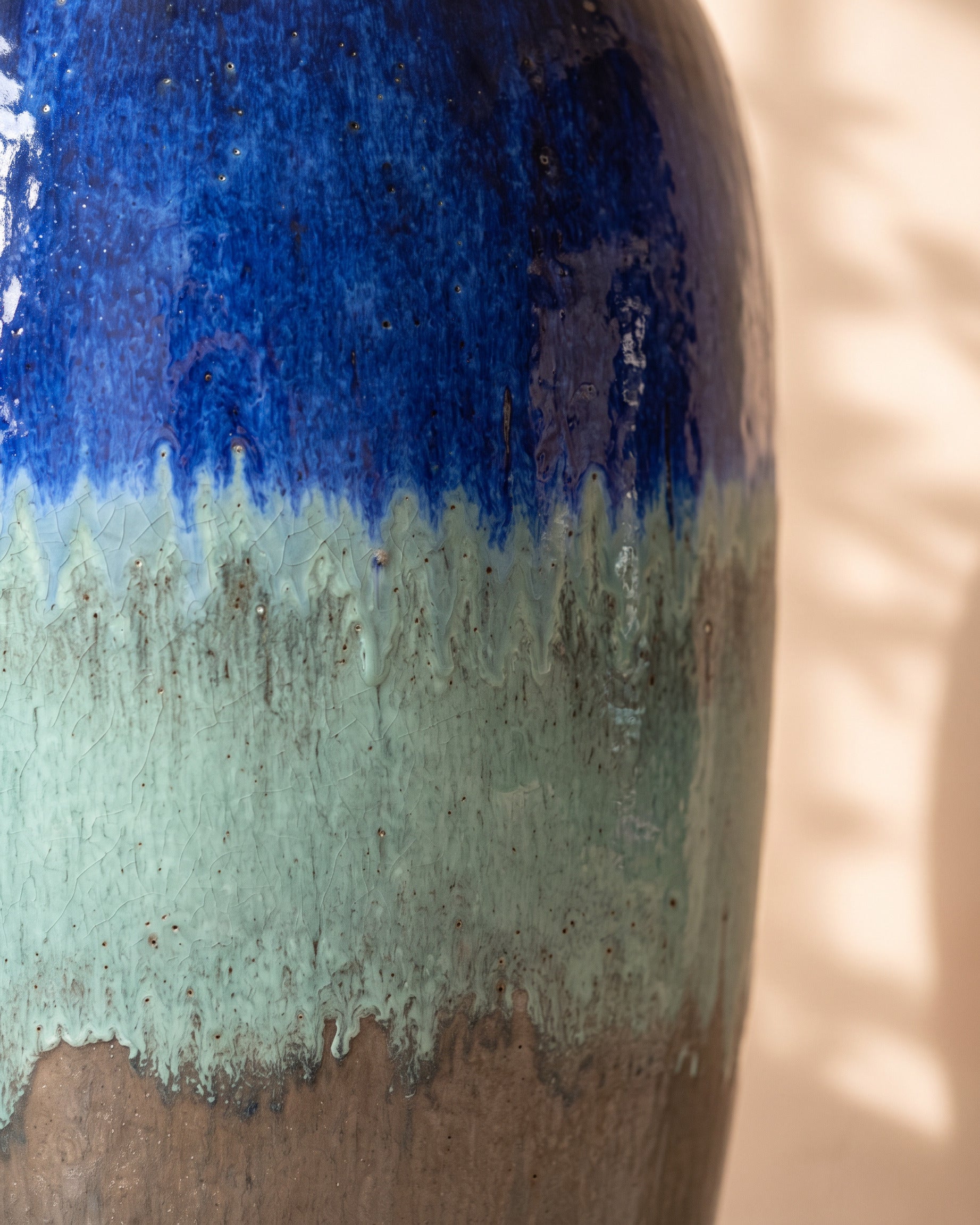 Luxe Jar, close-up of the glaze texture
