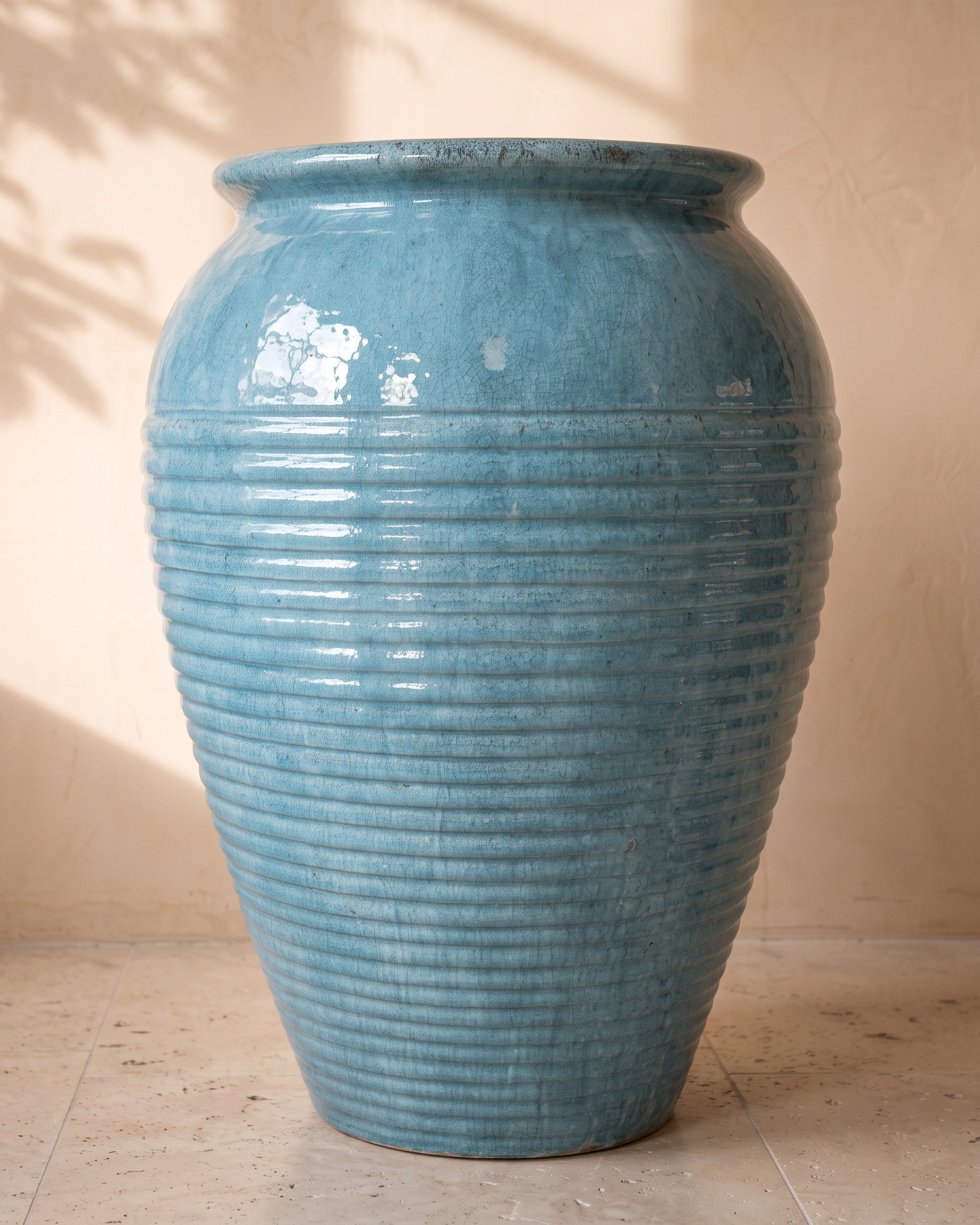 Jade Mist Glossy Pot, close-up of the full pot