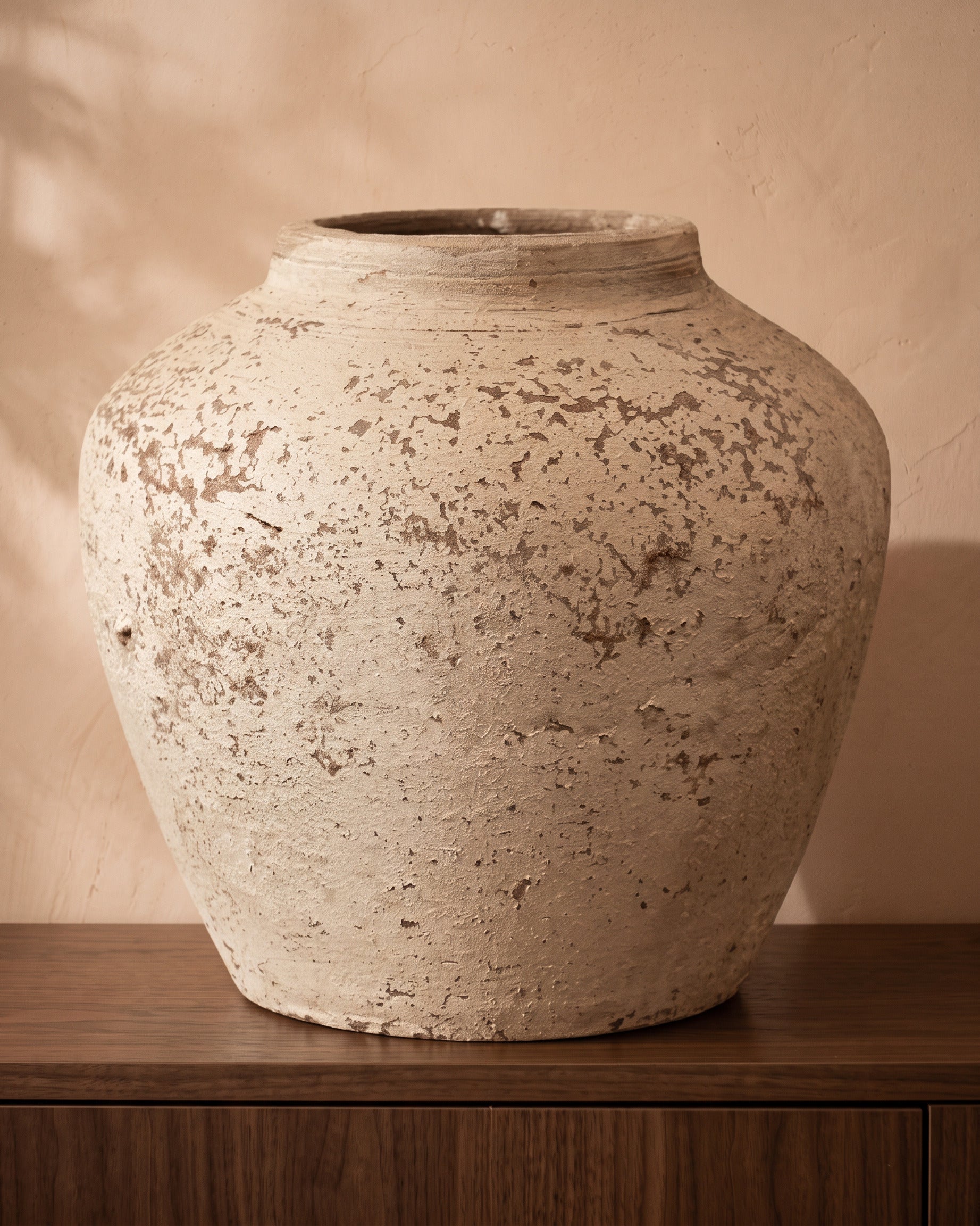 Atlantic Rock Vase, close-up of the full vase