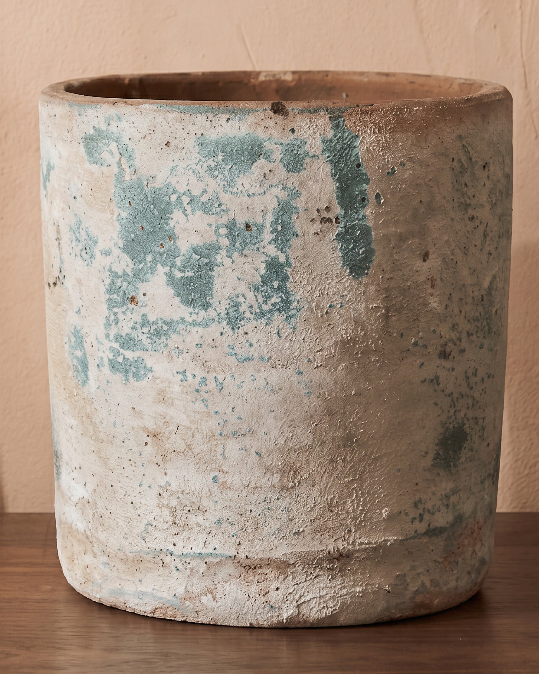 Handcrafted Round Pot, close-up of the full pot