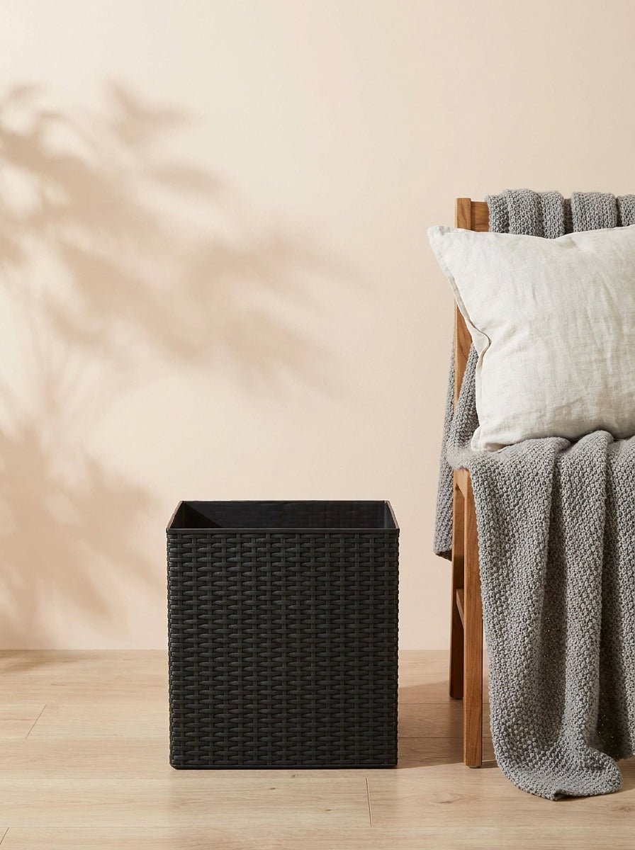 Natura Self - watering Pot - Bostan