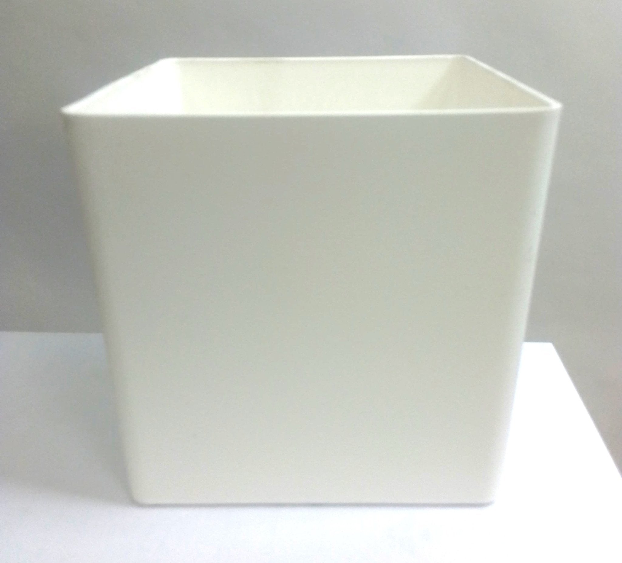 Solo Form Plastic Pot - Bostan Al Jazeera